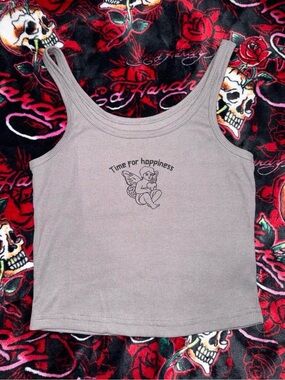 Gray ribbed graphic tank with cherub